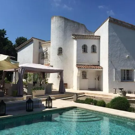 Daurus Villa *
